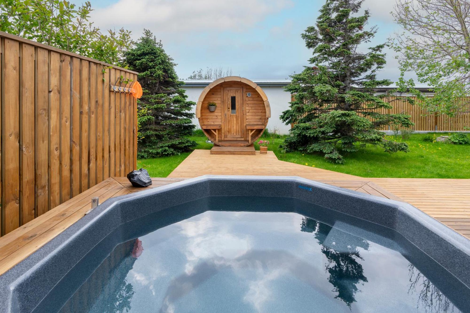 Tunfifill Guesthouse - Free Hot Tub And Sauna, Cozy And Quiet Хваммстанги Экстерьер фото